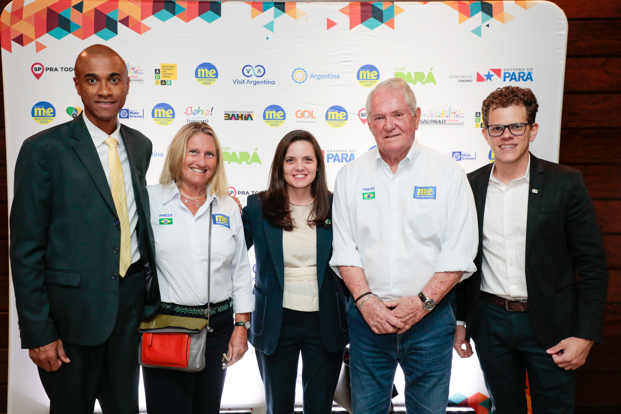 Luís Sobrinho, da SETUR-SP, Rosa Masgrau, do M&E, Jaqueline Gil, da Embratur, Roy Taylor, do M&E, e Rafael Mello, da Embratur Luís Sobrinho, da SETUR-SP, Rosa Masgrau, do M&E, Jaqueline Gil, da Embratur, Roy Taylor, do M&E, e Rafael Mello, da Embratur