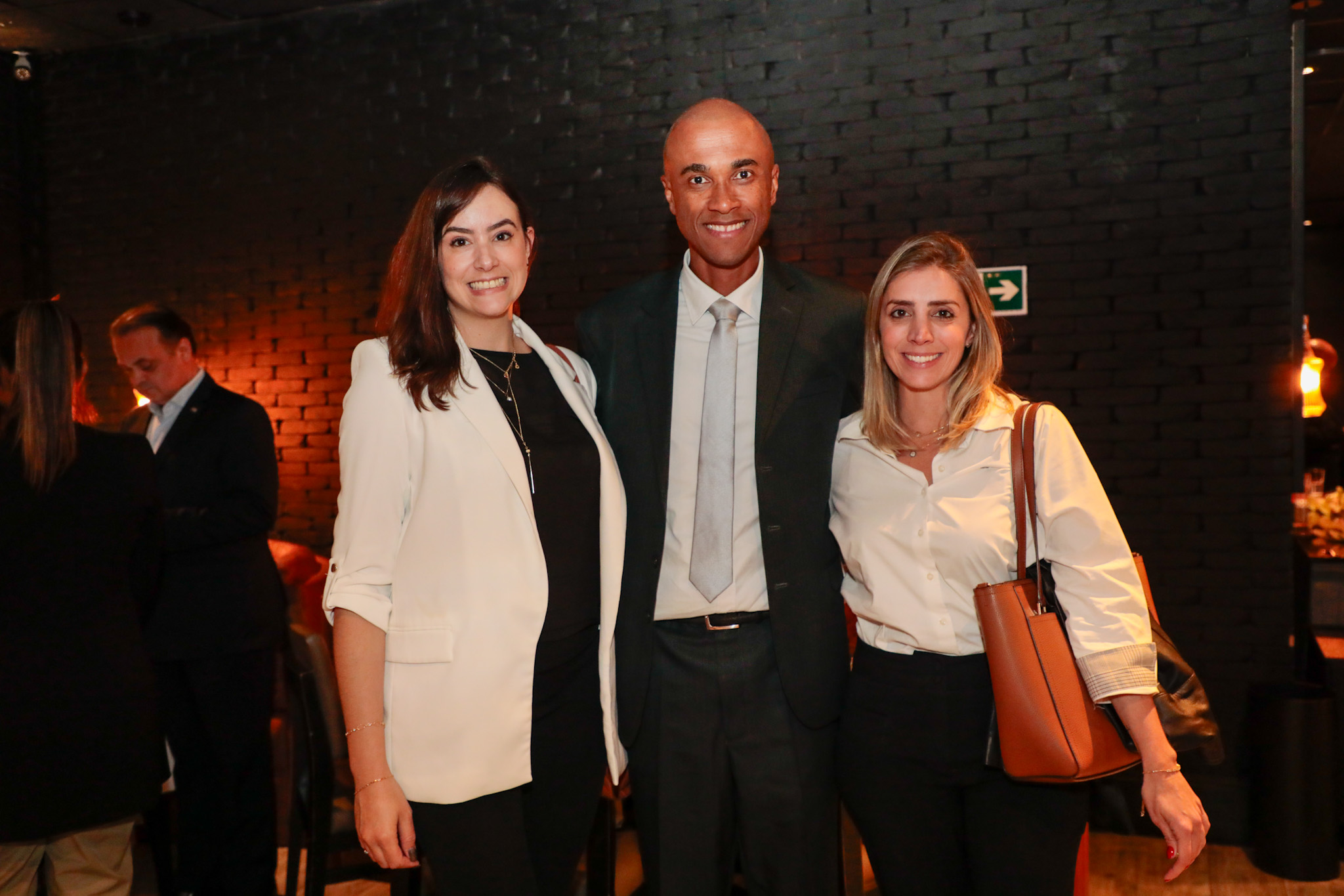 Luís Sobrinho, da Setur-SP, entre Vera Petrich, e Paula Rorato, da CVC Corp Luís Sobrinho, da Setur-SP, entre Vera Petrich, e Paula Rorato, da CVC Corp