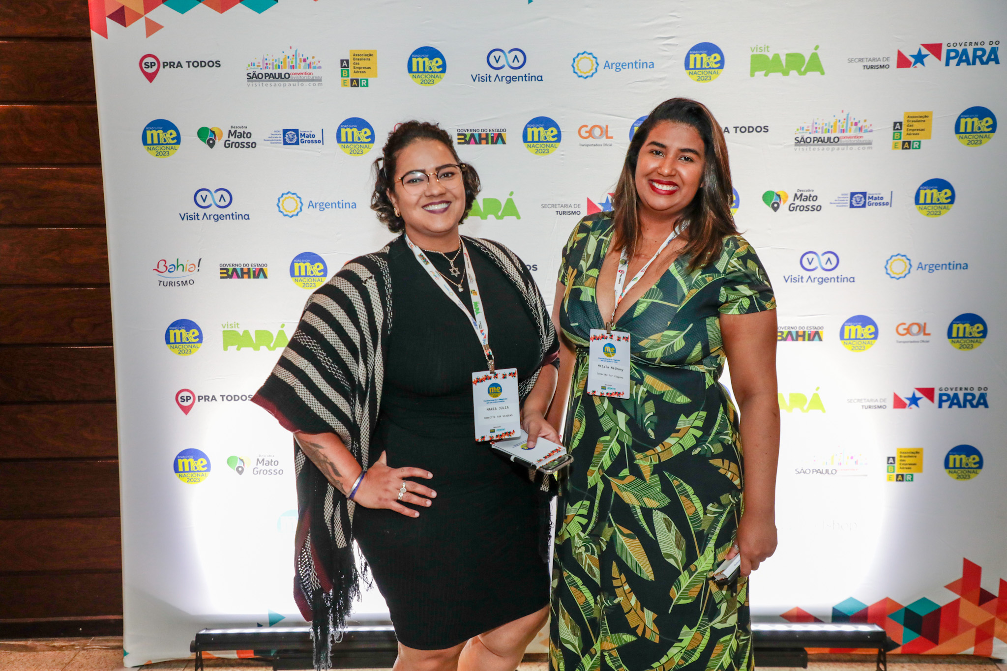 Maria Júlia e Hitala Nathany, da Comectte Tur Viagens Maria Júlia e Hitala Nathany, da Comectte Tur Viagens