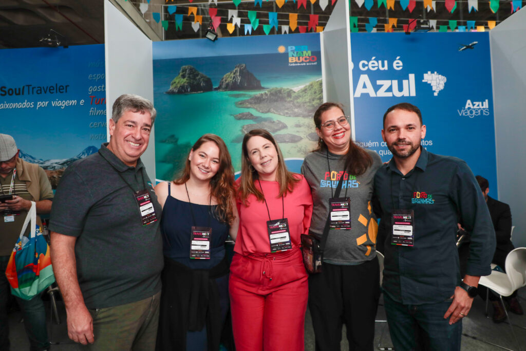 Otaviano Marojá, Porto de Galinhas CVB, Ana Beatriz Alves, da Empetur, Danielly Aguiar, da Empetur, Clarice Lima, de Porto de Galinhas CVB, e André Reis, da secretaria de turismo de Ipojuca