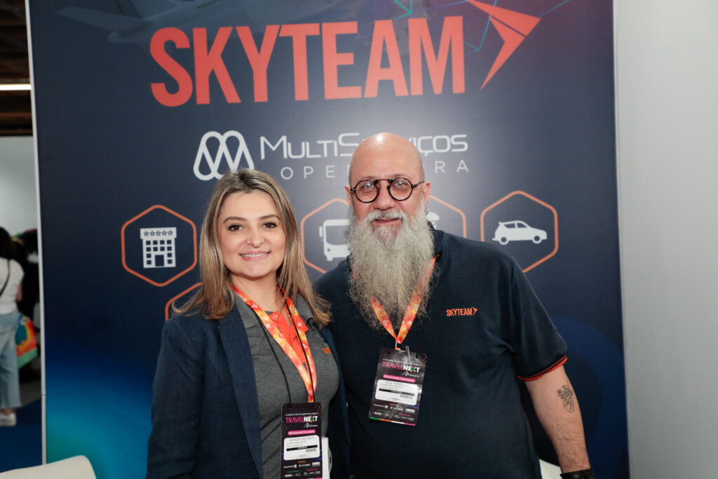 Patrícia Ricchetti, e Elis Rodrigues, da SkyTeam