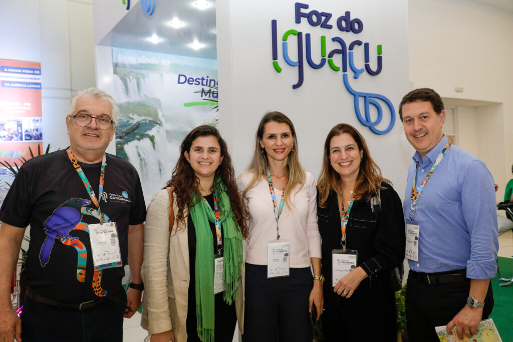 Paulo Angeli, Festival das Cataratas, Giulliana Mesquita, da Azul Viagens, Sidy Perazzoli, da All Brazil Tours, Milu Megale e Daniel Bicudo, da Azul Viagens