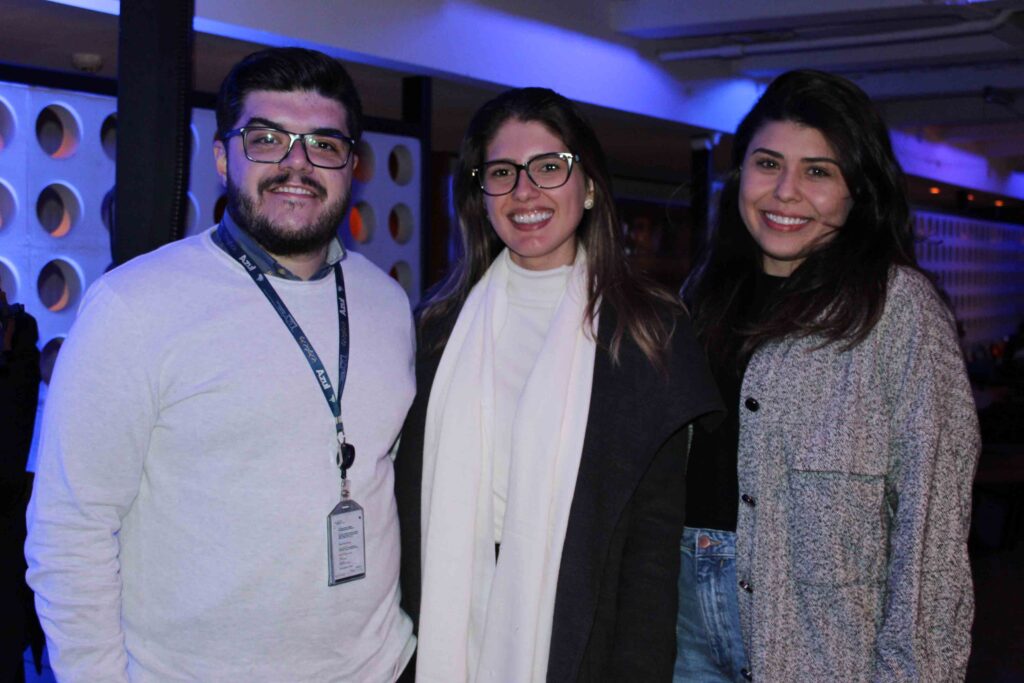 Paulo Biondo, Leticia Schmitz e Beatriz Fragiacomo, da Azul Viagens