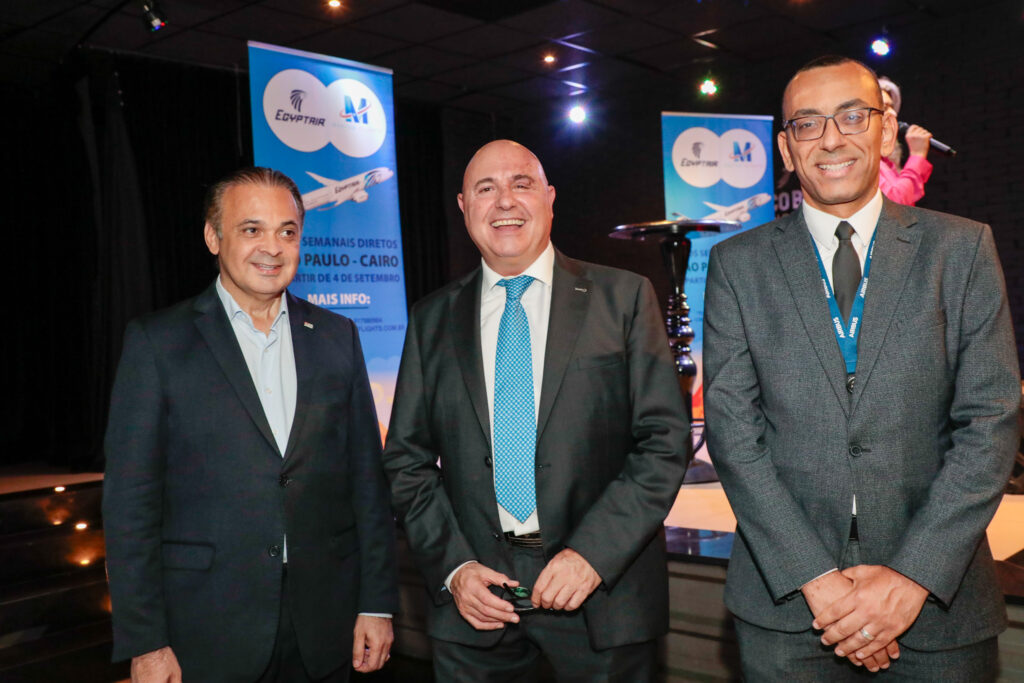 Roberto de Lucena, secretário de Turismo do Estado de São Paulo, Alfonso Martinez, CEO da Master Flights, e Ahmed Ali, da EgyptAir