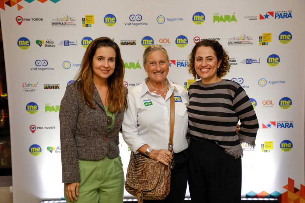 Rosa Masgrau, do M&E, entre Elaine Cordeiro, gerente de Contas do Hilton Copacabana, e Maria Paula Comaru, diretora de Vendas e Marketing do Hilton Copacabana e Barra