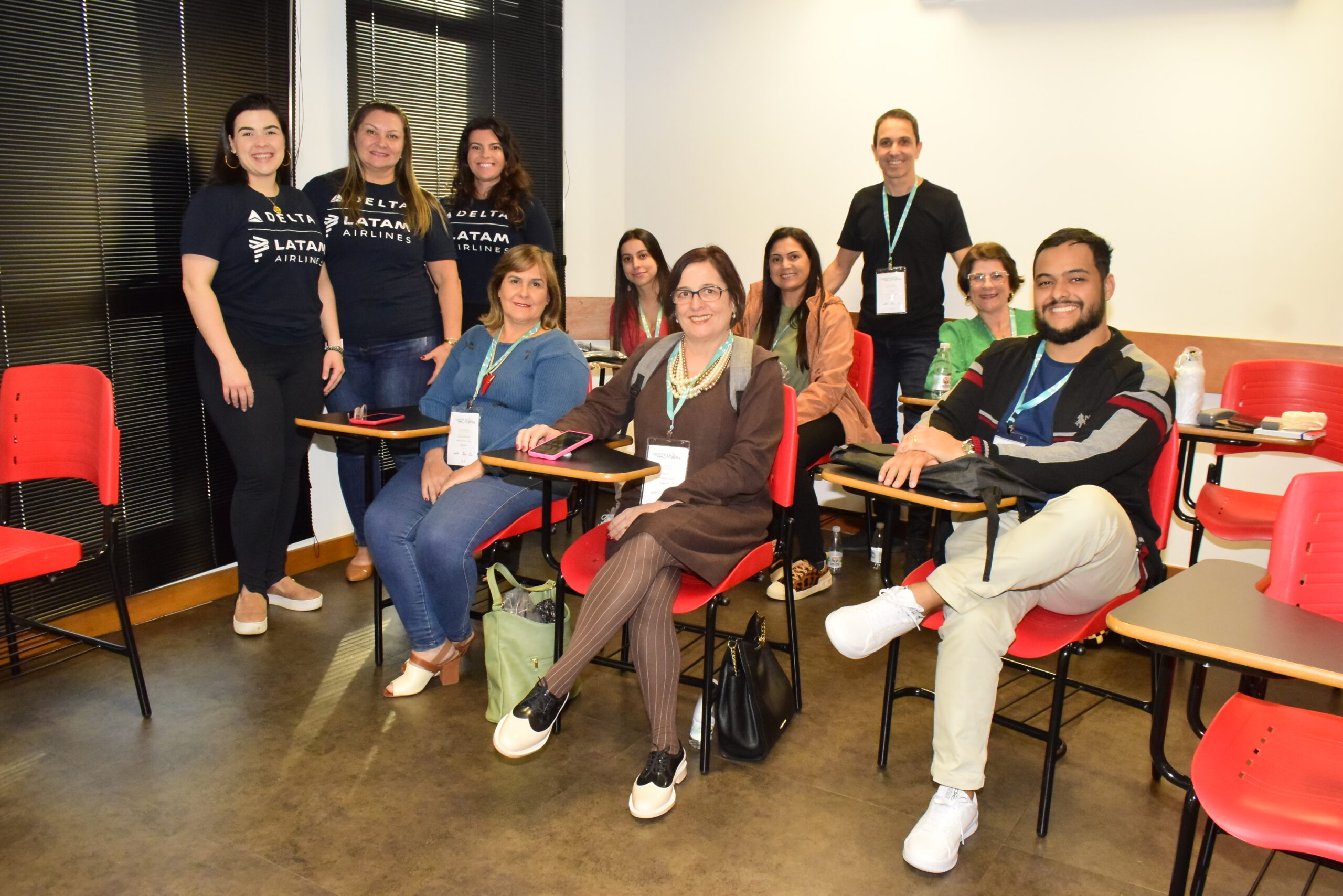 Ruana Recio, da Latam; Kátia Vieira, da Delta; e Adrielly Guarizo, da Latam com os agenetes de viagens capacitados Ruana Recio, da Latam; Kátia Vieira, da Delta; e Adrielly Guarizo, da Latam com os agenetes de viagens capacitados