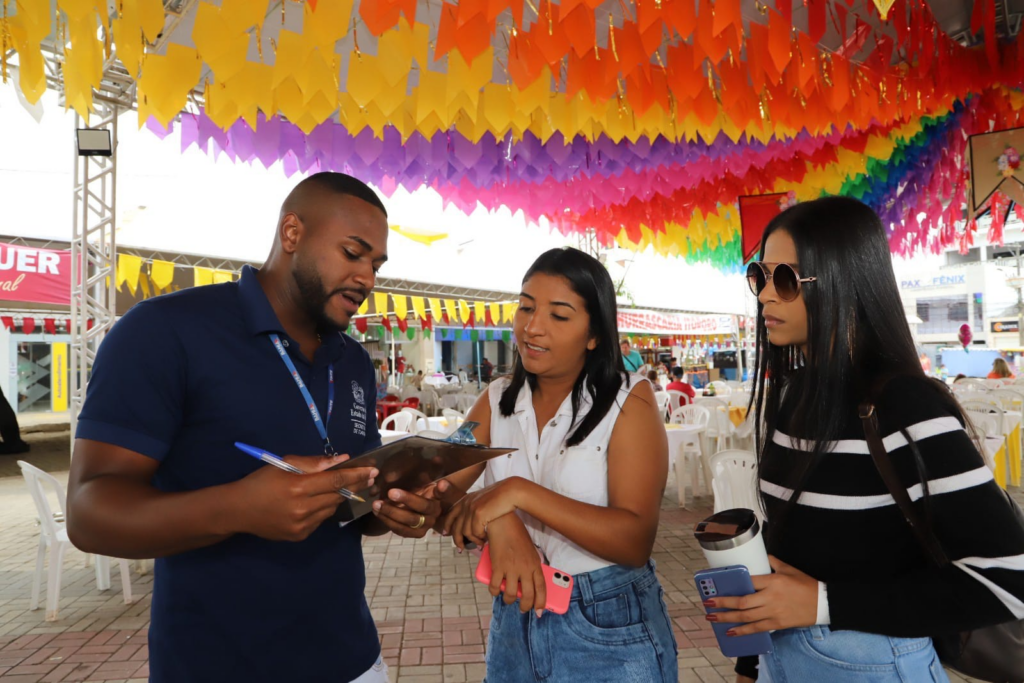 Setur-BA realiza pesquisa sobre perfil do visitante e celebra sucesso dos festejos juninos Setur-BA realiza pesquisa sobre perfil do visitante e celebra sucesso dos festejos juninos