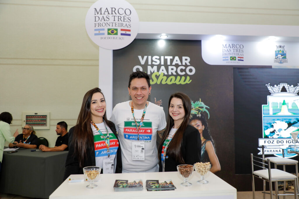 Vivi Martinez, Guigo, e Vivi Cardozo, do Marco das Três Fronteiras