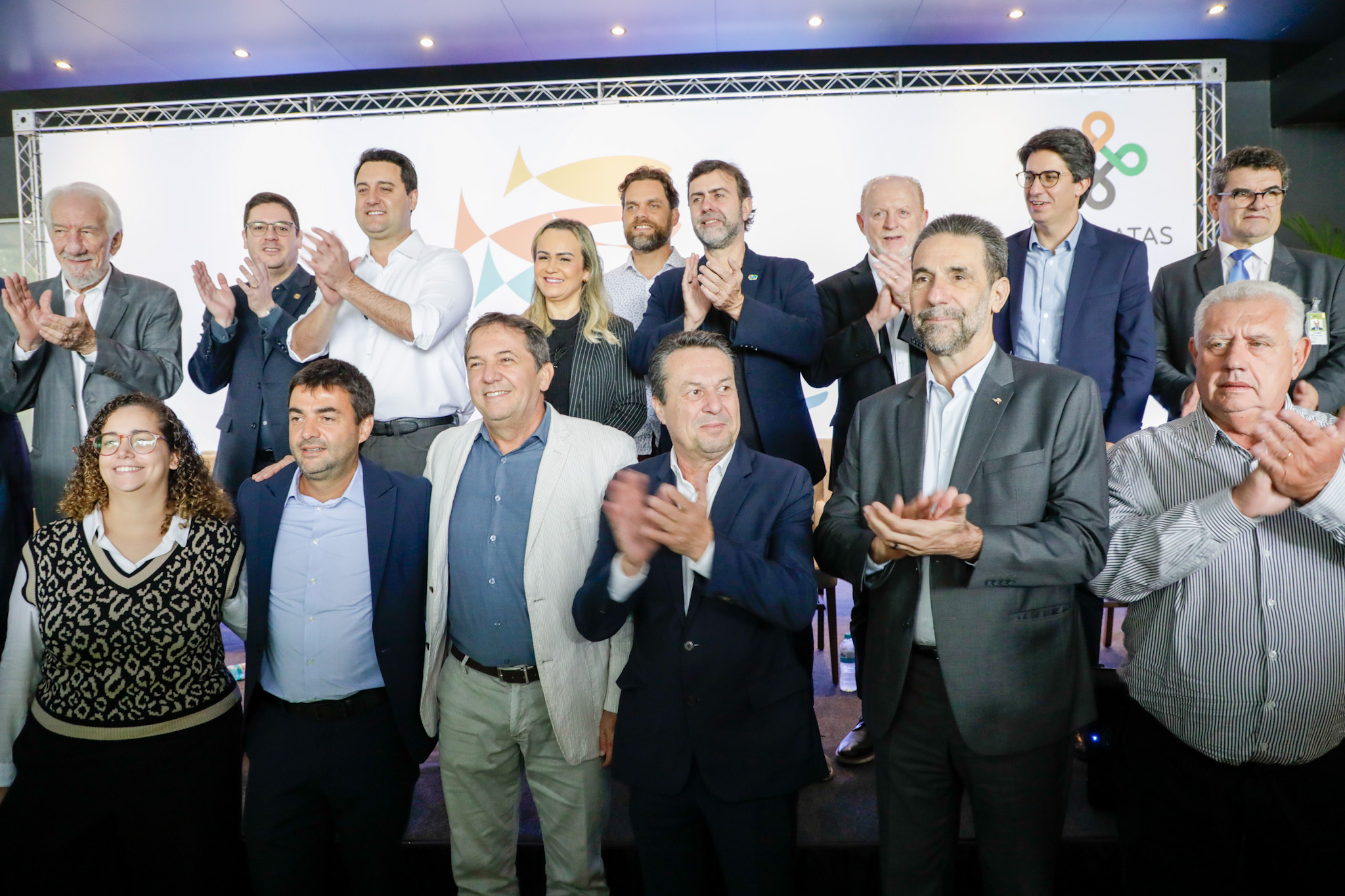 Autoridades na cerimônia de lançamento do programa focado em soluções tecnológicas para o Turismo Autoridades na cerimônia de lançamento do programa focado em soluções tecnológicas para o Turismo