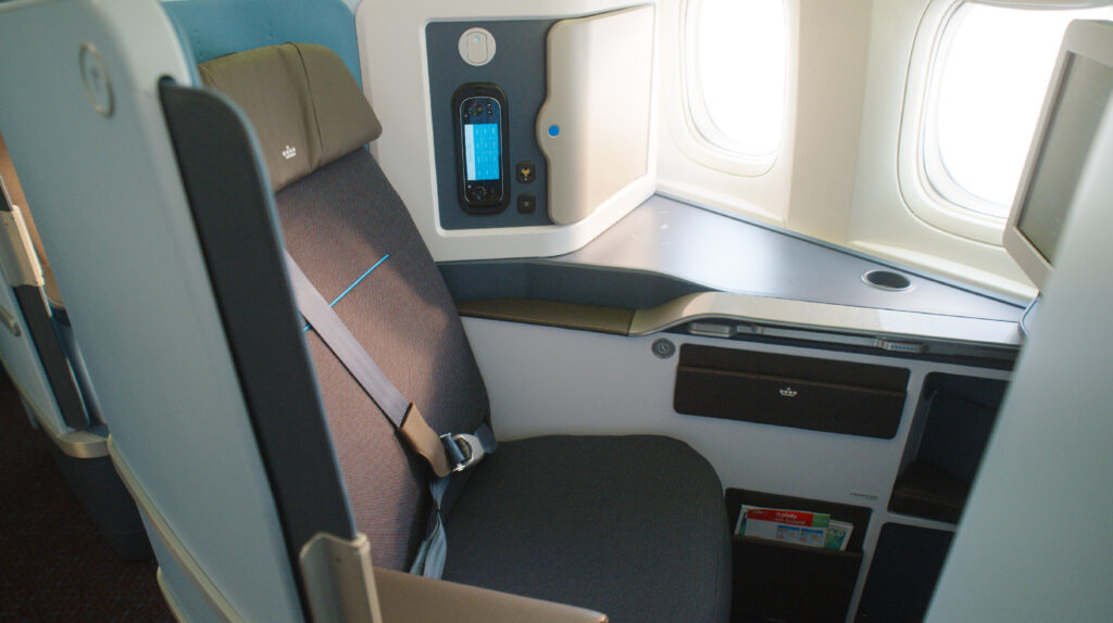 unnamed 47 KLM apresenta novos assentos Business Class da frota de B777s