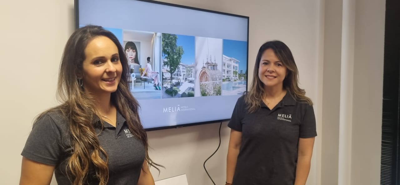 Mariana Medeiros e Érica Líbia, da Melia Hotels Internacional Mariana Medeiros e Érica Líbia, da Melia Hotels Internacional