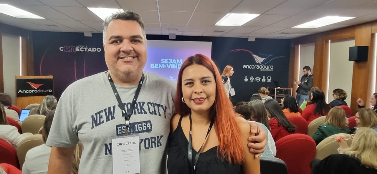 Júnior Simão, da Faé Viagens e Juliana Freitas, da Conexão VIP Consultoria, de Americana Júnior Simão, da Faé Viagens e Juliana Freitas, da Conexão VIP Consultoria, de Americana