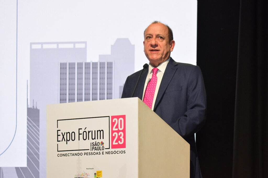 Expo Fórum Visite São Paulo 2023 reúne trade em prol de oportunidades para o Turismo 1 A aeronave possui dois tipos de arte nas mesas de refeicoes 1 1 Expo Fórum Visite São Paulo 2023 reúne trade em prol de oportunidades para o Turismo