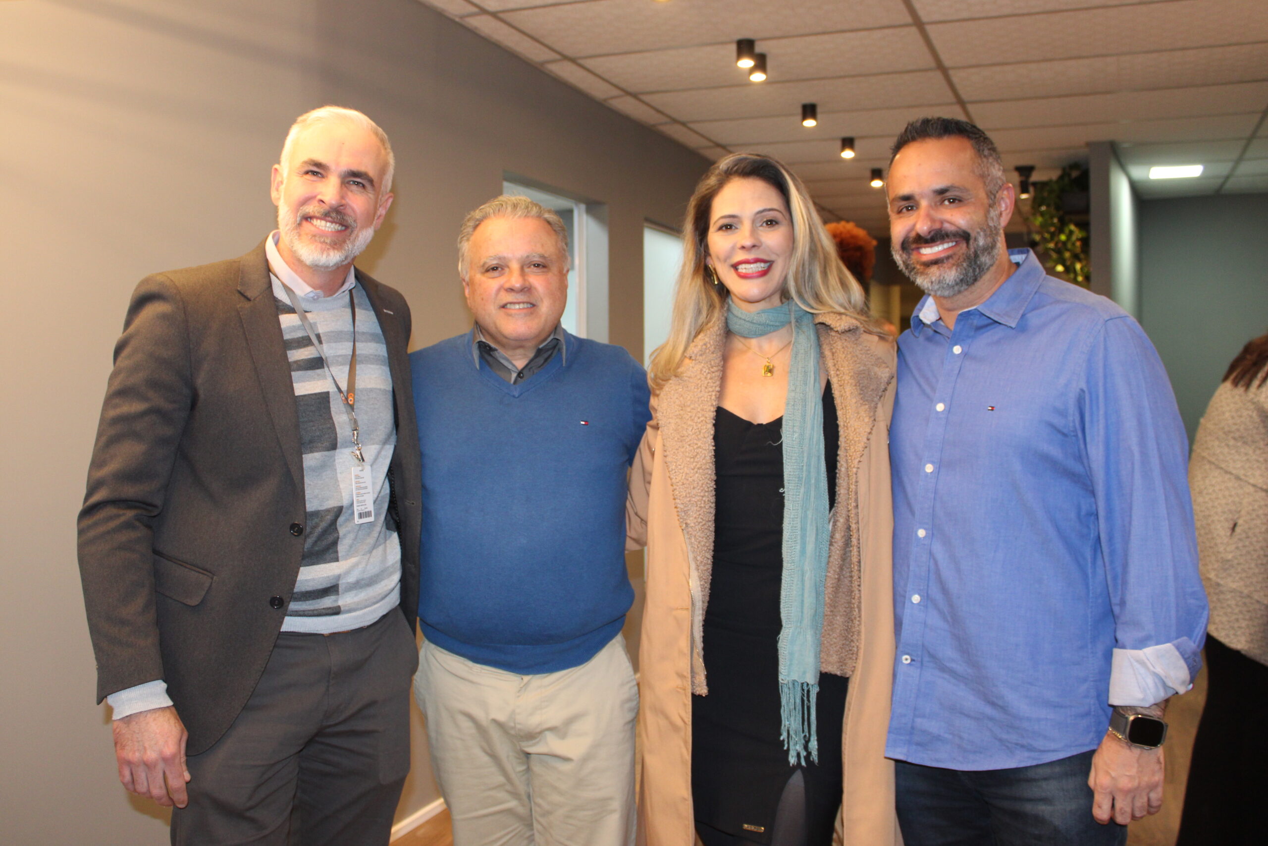 Anderson Wolff, da Gol, Carlos Prado, da Tour House, Adriana Dias, da Gol, e Luiz Silva, da Tour House Anderson Wolff, da Gol, Carlos Prado, da Tour House, Adriana Dias, da Gol, e Luiz Silva, da Tour House