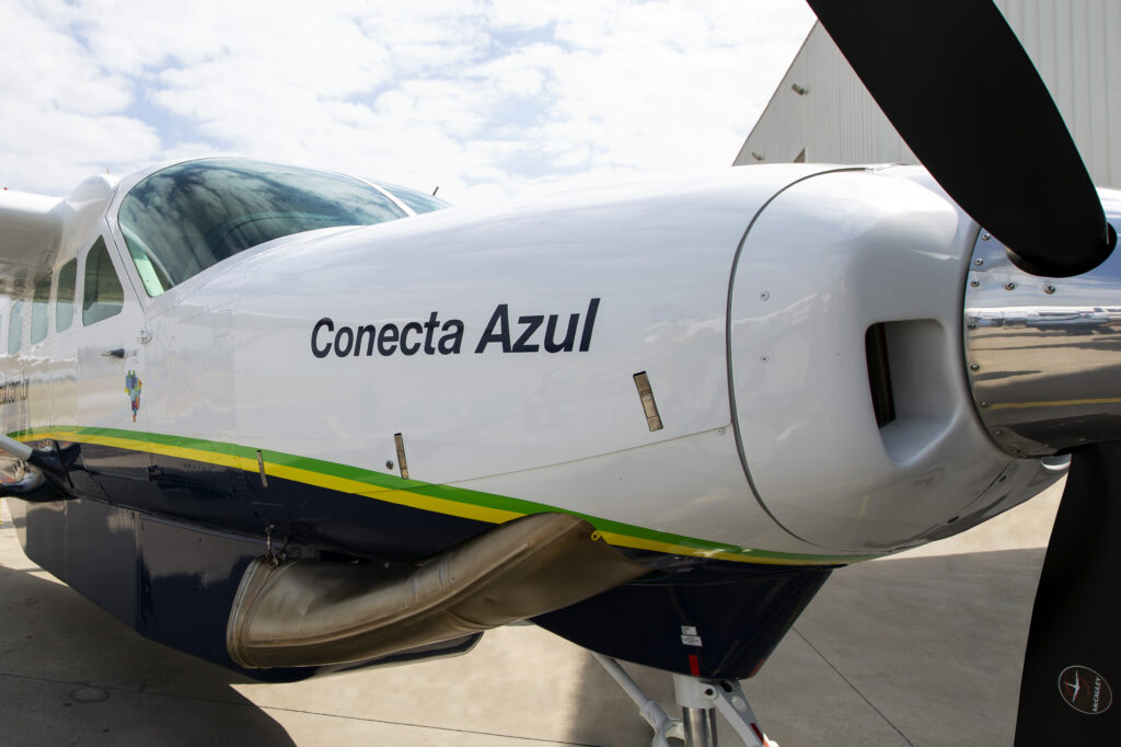 Azul Conecta anuncia um novo servico para garantir os requisitos de seguranca pre determinados Azul Conecta vai realizar uma das etapas do processo de Recertificação de Aeronaves para RSVM