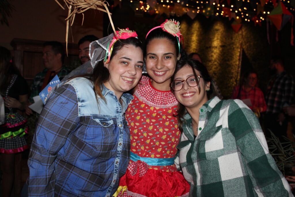 Beatriz Generoso, Maria Helena Bezerra e Grazieli Souza, da Joy Tour