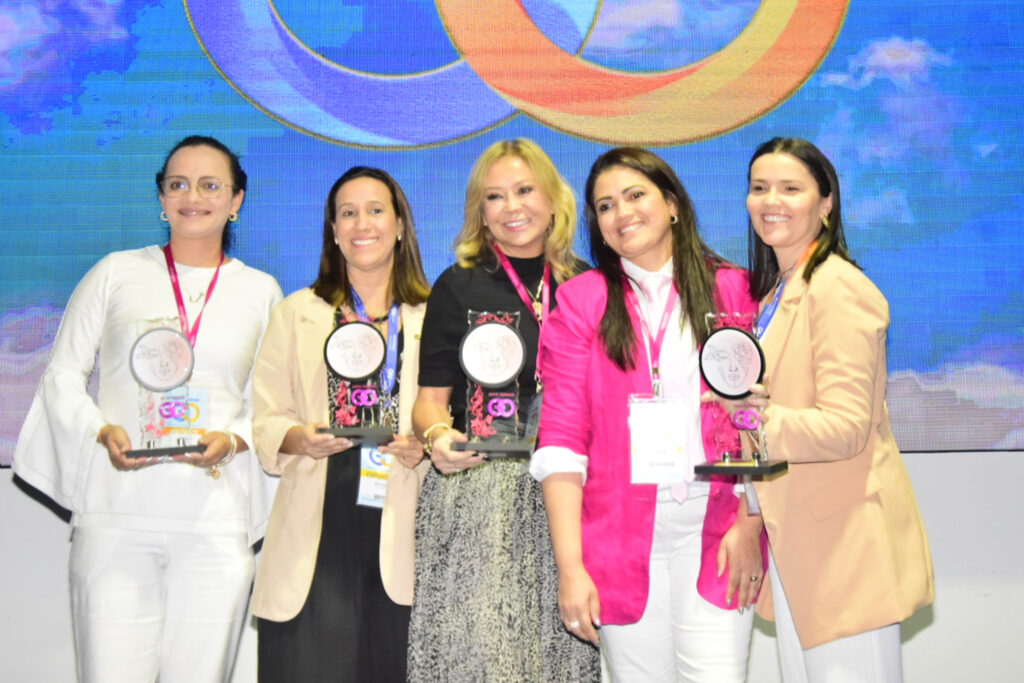Contempladas com o prêmio do Expo Turismo Goiás “Amélia Earhart”