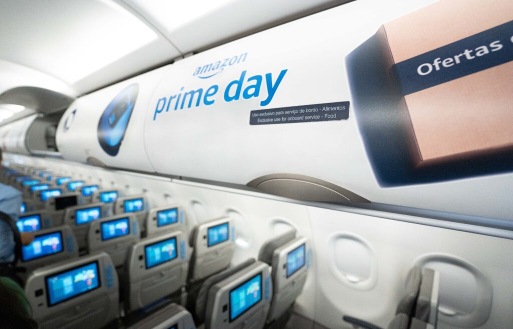 Azul adesiva aeronave e realiza ação especial para a chegada do Amazon Prime Day Azul adesiva aeronave e realiza ação especial para a chegada do Amazon Prime Day
