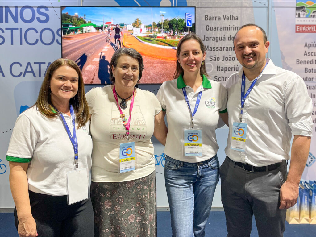 Equipe do Costa Verde & Mar na Expo Turismo Goiás