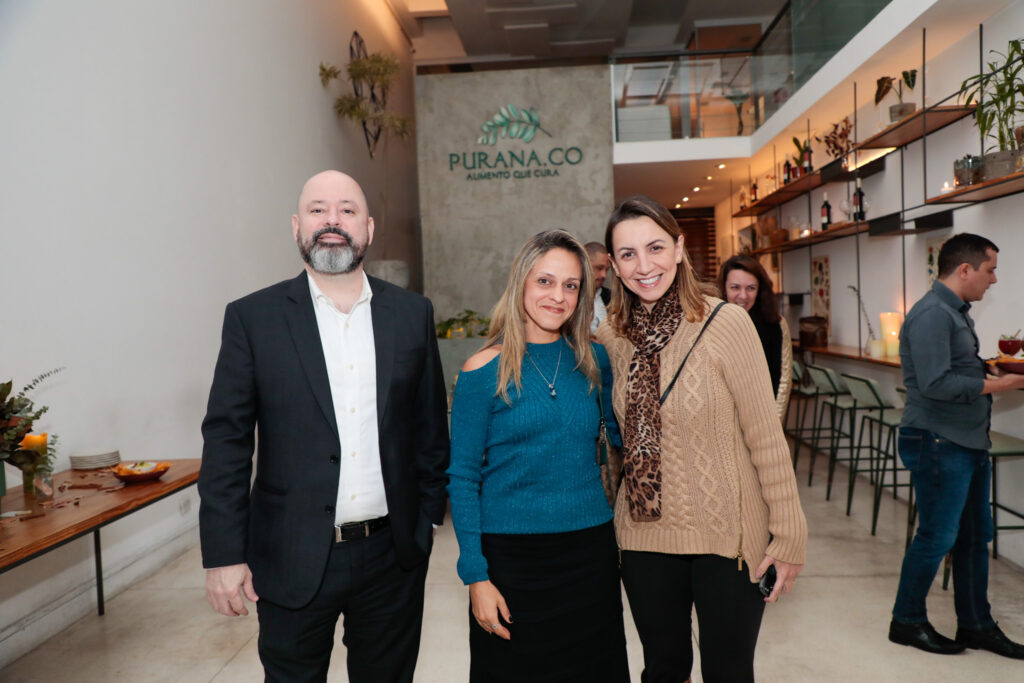 Fabio Lessa, e Helen Assis, da AirFrance KLM, e Ana Prado, da Syngenta