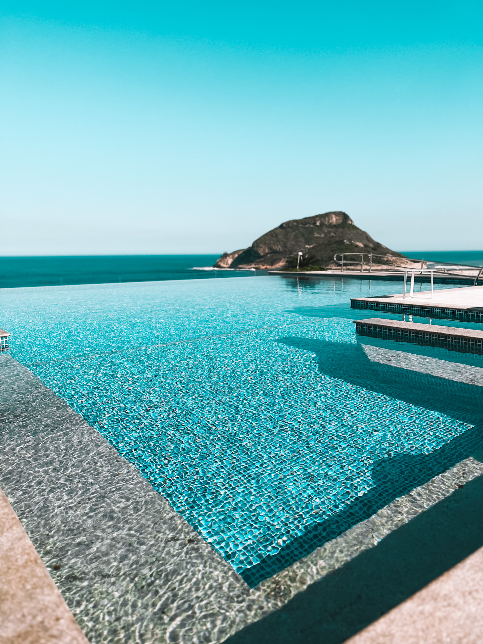 Piscina de borda infinita Piscina de borda infinita