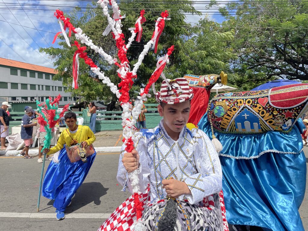 Os desfiles acontecem após o dia de São Pedro