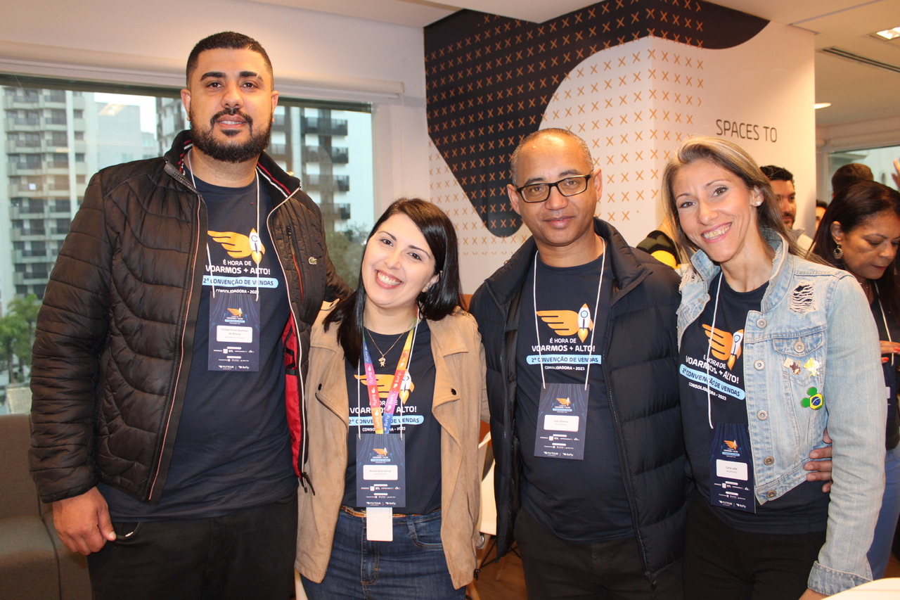 Fellipe Barbosa, Bruna Garcia, Joni Oliveira e Carla Leite, da BeFly