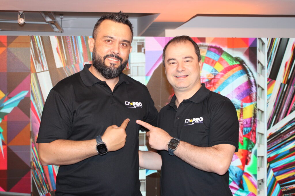 Rodrigo Caetano e Raffaele Cecere apresentam a nova marca