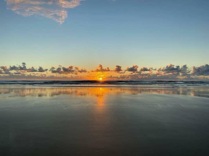Impossível não se impressionar com o nascer e pôr do sol local
