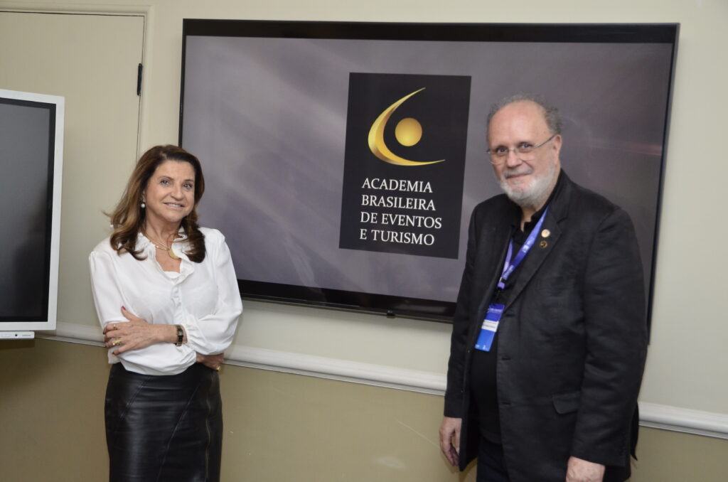 Marta Rossi recebe Medalha de Mérito da Academia Brasileira de Eventos e Turismo Marta Rossi recebe Medalha de Mérito da Academia Brasileira de Eventos e Turismo