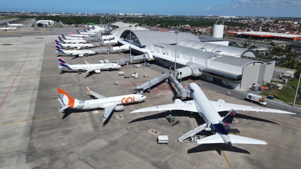 Aeroportos de Fortaleza e Porto Alegre têm tarifas aeroportuárias reajustadas 1 Pátio do Aeroporto de Fortaleza (Divulgação)