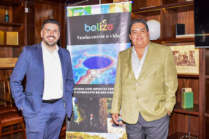 Raphael de Luca, gerente Geral da Copa Airlines e Victor Manjarres, CEO da TM Americas, representante de Belize