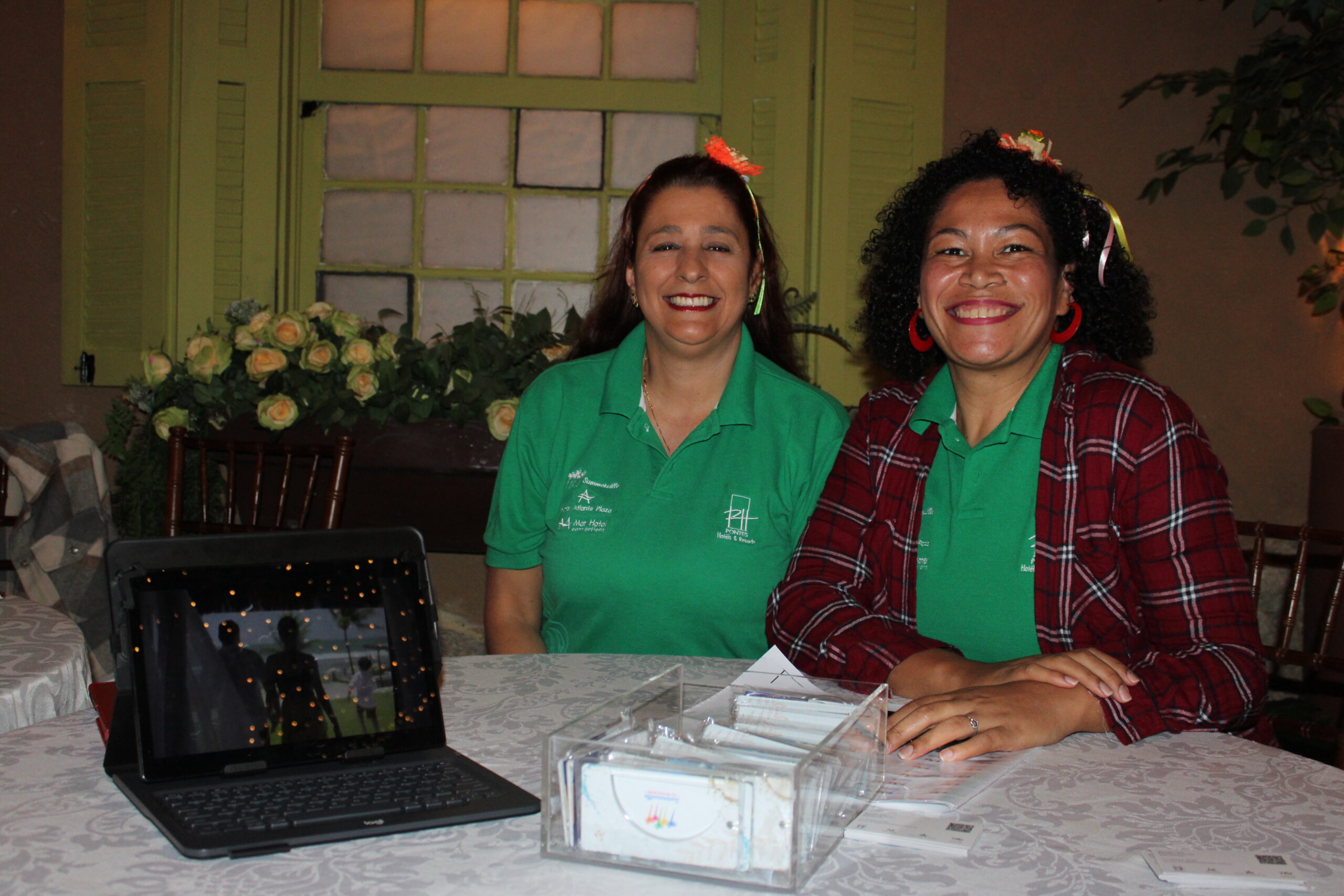 Renata Lira e Luciana Alves, da Pontes Hotéis Renata Lira e Luciana Alves, da Pontes Hotéis