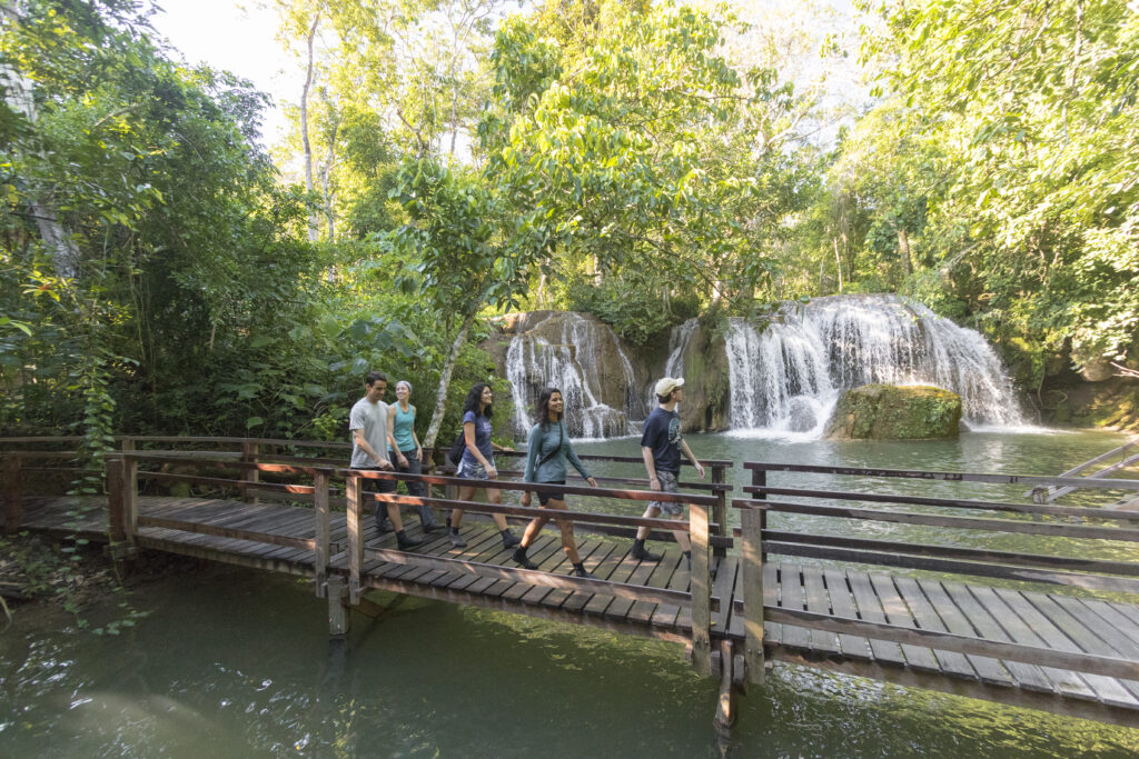 Passeio de ecoturismo em Bonito (MS) recebe inédita Certificação de Clima Positivo