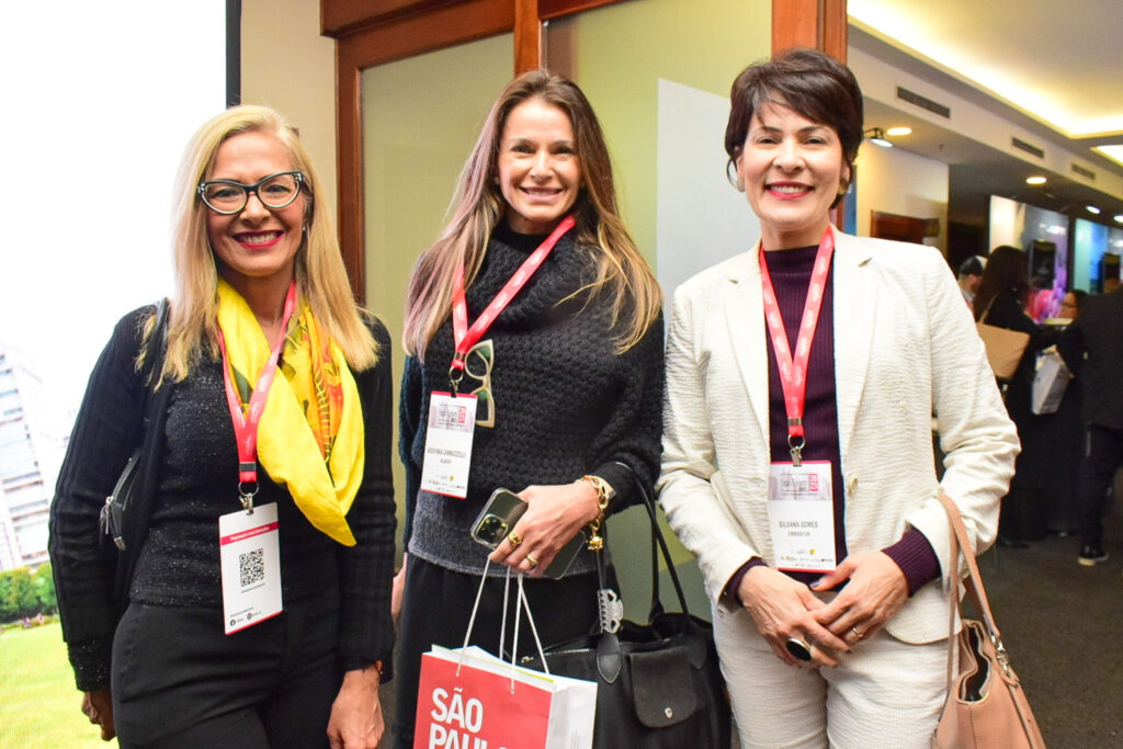 Vaniza Schuler da Embratur Giovana Jannuzzelli da Alagev e Silvana Gomes da Embratur Embratur marcou presença no 5ª Expo Fórum Visite São Paulo