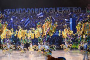 Alas coreografadas abrem a apresentação do Caprichoso