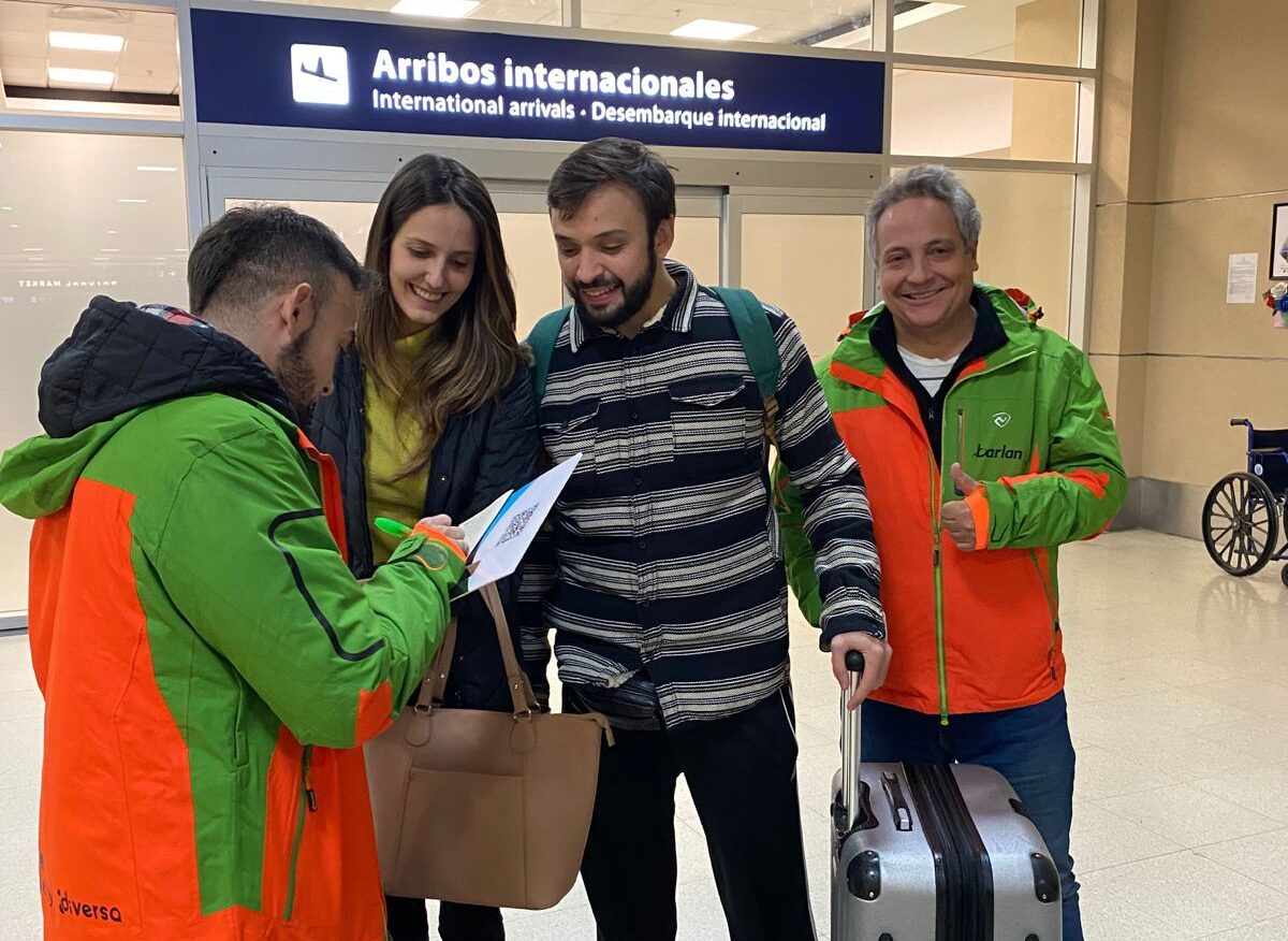 Pool de Agaxtur, BeFly e Diversa Turismo começa a receber passageiros em Bariloche 1 WhatsApp Image 2023 07 04 at 7.56.42 AM1 e1688475562212 Pool de Agaxtur, BeFly e Diversa Turismo começa a receber passageiros em Bariloche