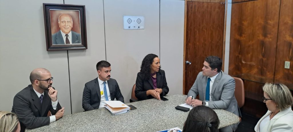 Abear tem dia intenso de agendas com Câmara dos Deputados sobre reforma tributária