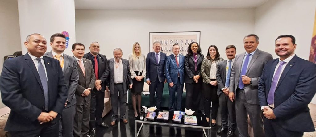Abear tem dia intenso de agendas com Câmara dos Deputados sobre reforma tributária