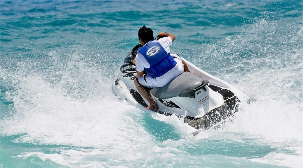 jetski gbded1beb1 1280 Setor de embarcações recreativas no Brasil terá aumento de 200% na produção até 2025