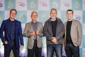 Claudio Roberto Nogueira, Diretor Geral de Negócios e Marketing da Bancorbrás; Victor Arantes Marra, Diretor-Presidente da Bancorbrás; Luiz Carlos Gama Pinto, Diretor Executivo da Corretora de Seguros Bancorbrás; e Luiz Gustavo Arantes, Diretor Geral de Administração e Controle da Bancorbrás