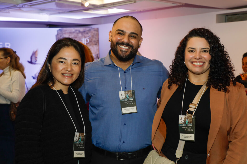 Adriana Hirata, Stefano Silvestre, e Bárbara Borges, da Teresa Perez