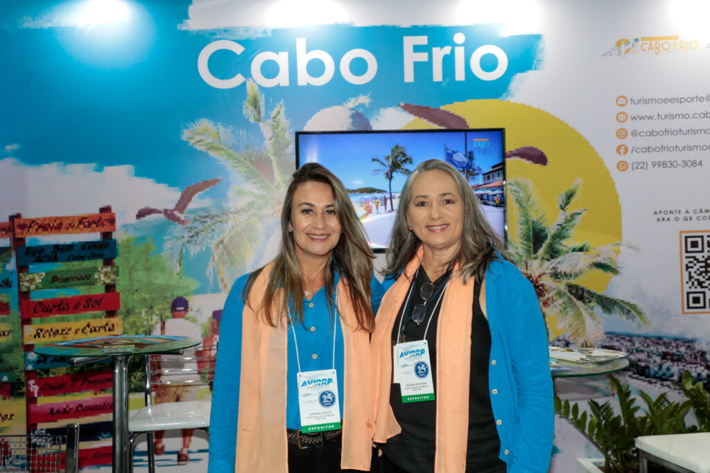 Adriana Pontes, e Valéria Nogueira, da Secretaria de Turismo de Cabo Frio
