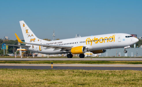 Flybondi anuncia voos diários para São Paulo e operações regulares em Florianópolis