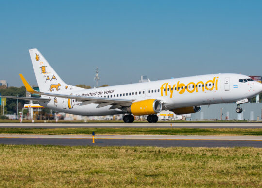 Flybondi anuncia voos diários para São Paulo e operações regulares em Florianópolis