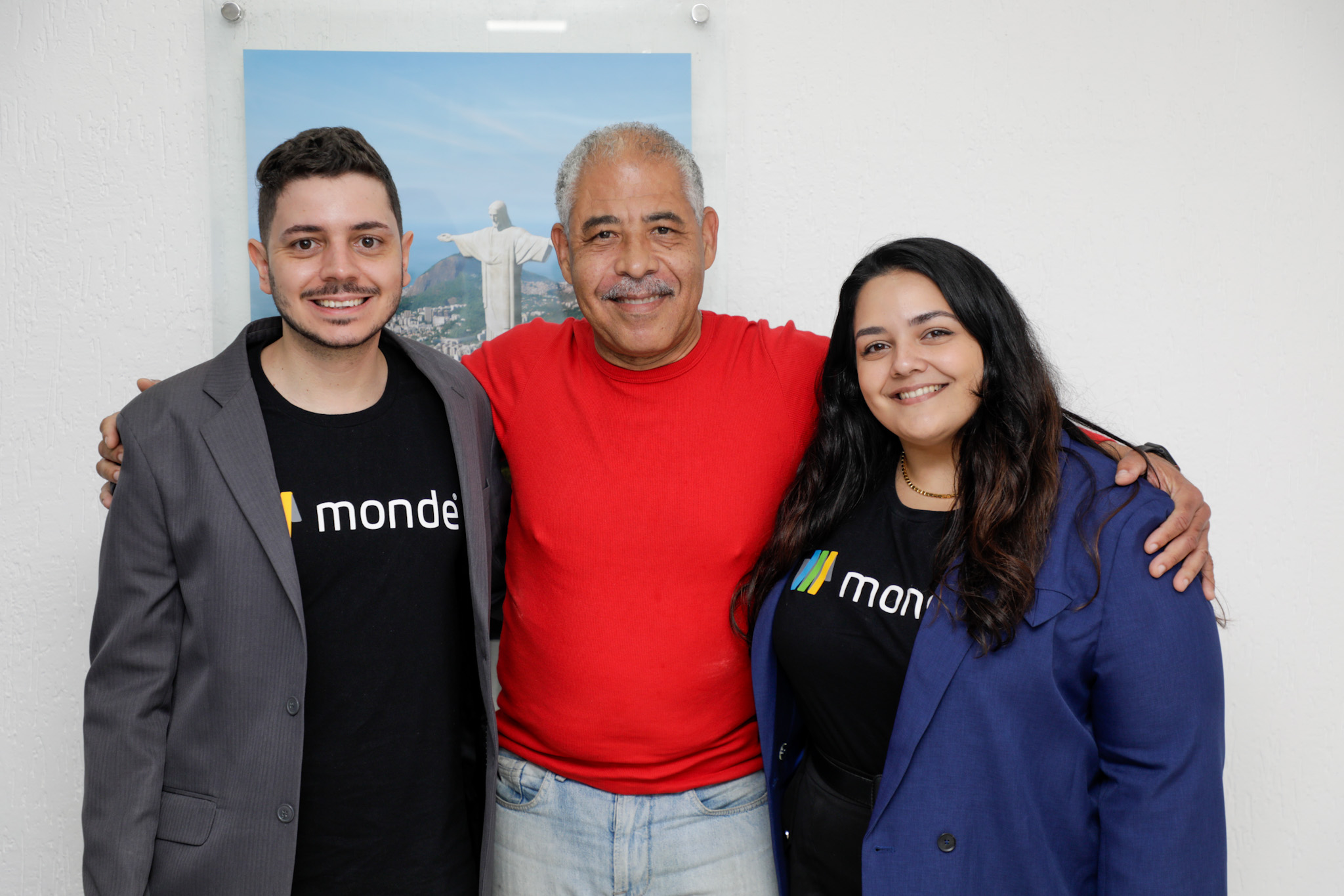 Alexandre Neves, da Easy Tour, entre Paula Sasseron, e Rodolfo Disero, da Monde Alexandre Neves, da Easy Tour, entre Paula Sasseron, e Rodolfo Disero, da Monde