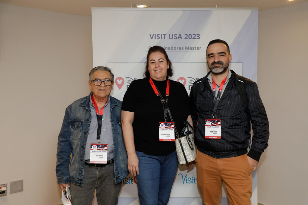 Arnaldo Fortes, e Alessandra Licastro, da Trips4you, e Ricardo Teixeira, da Teresa Perez Viagens