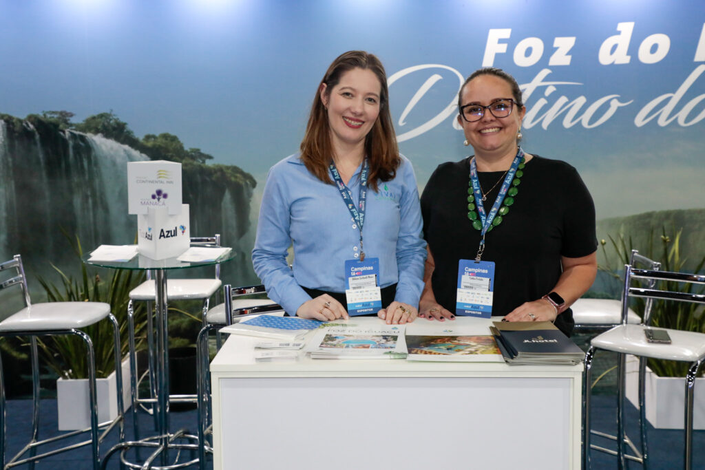 Bibliana Zuchinalli, do Vivaz Cataratas Hotel Resort, e Cinthia Portinho, da JL Hotel by Bourbon