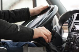 Capacitação ministrada pela UNIABLA é voltada para profissionais que trabalham em empresas de aluguel de carros no DF.