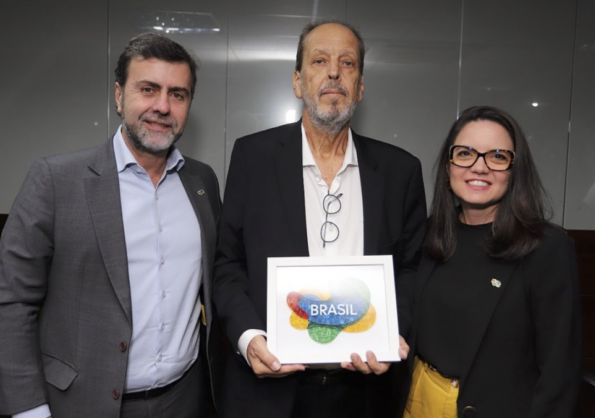 Eduardo Sanovicz recebe homenagem da Embratur por contribuição histórica 1 Captura de Tela 2023 08 10 as 16.50.51 e1691703989904 Eduardo Sanovicz recebe homenagem da Embratur por contribuição histórica